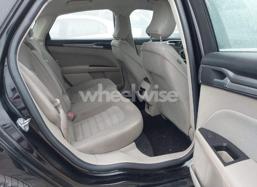 Photo 8 of 2019 Ford Fusion HYBRID SE (VIN 3FA6P0LU9KR214739)