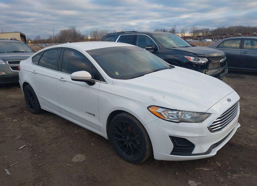 2019 Ford Fusion HYBRID SE (VIN 3FA6P0LU9KR262726) main photo