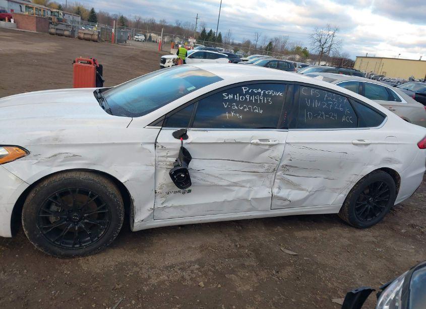 Photo 14 of 2019 Ford Fusion HYBRID SE (VIN 3FA6P0LU9KR262726)