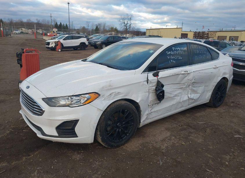 Photo 2 of 2019 Ford Fusion HYBRID SE (VIN 3FA6P0LU9KR262726)