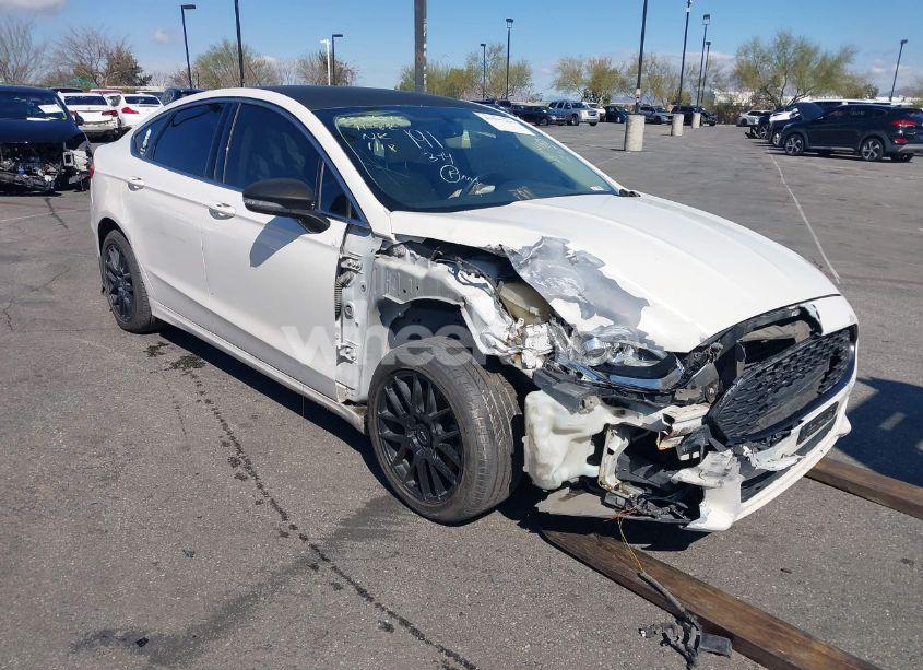 2013 Ford Fusion HYBRID SE (VIN 3FA6P0LUXDR235229) main photo