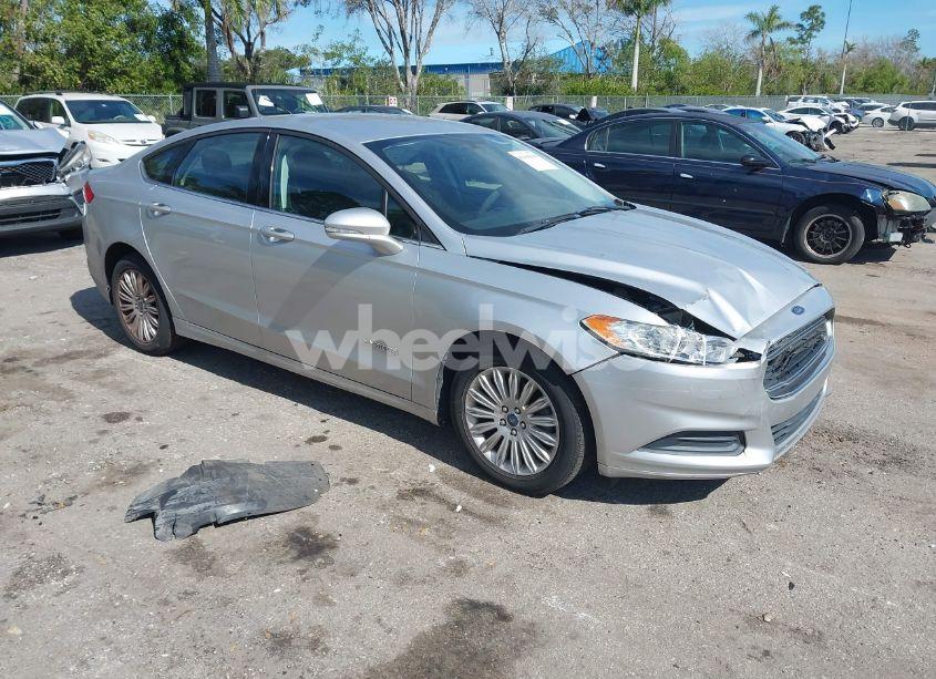 2013 Ford Fusion HYBRID SE (VIN 3FA6P0LUXDR375961) main photo