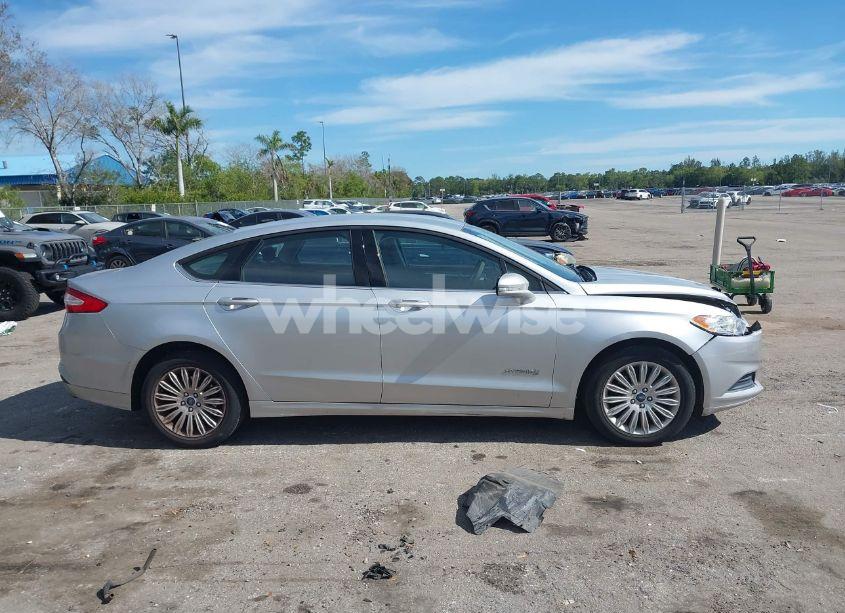 Photo 13 of 2013 Ford Fusion HYBRID SE (VIN 3FA6P0LUXDR375961)