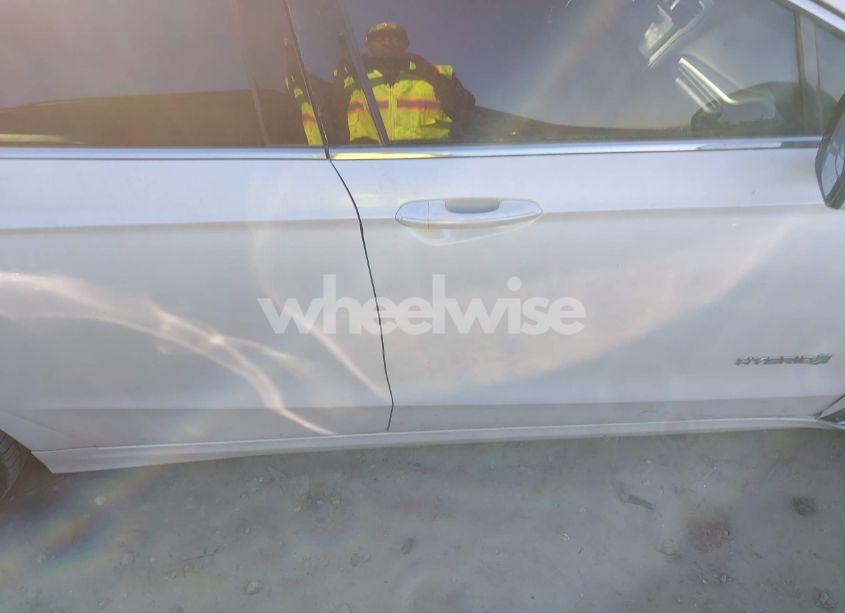 Photo 13 of 2014 Ford Fusion HYBRID SE (VIN 3FA6P0LUXER264148)