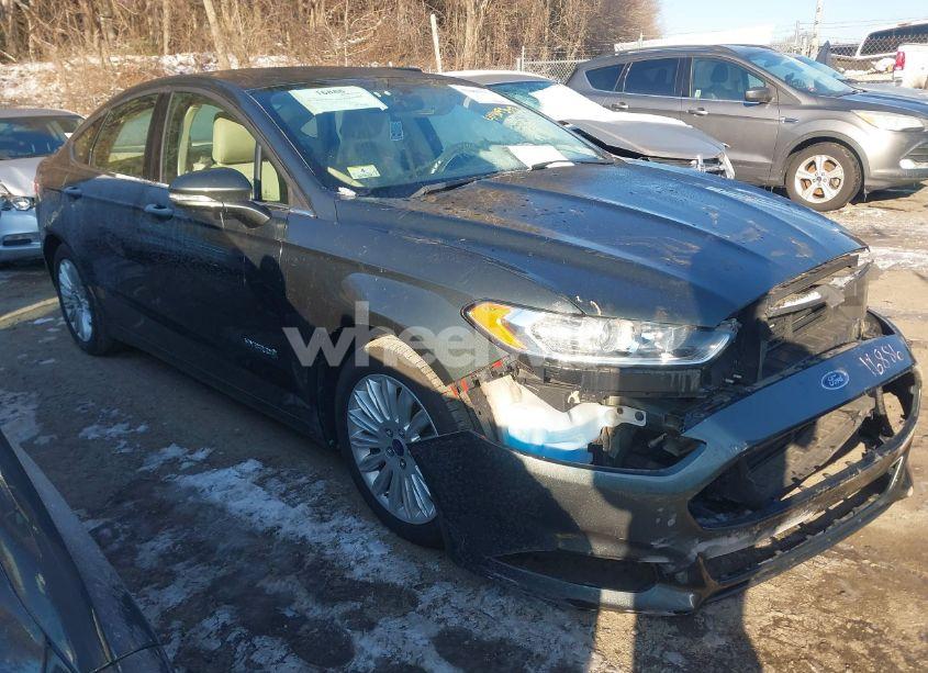 2015 Ford Fusion HYBRID SE (VIN 3FA6P0LUXFR165766) main photo