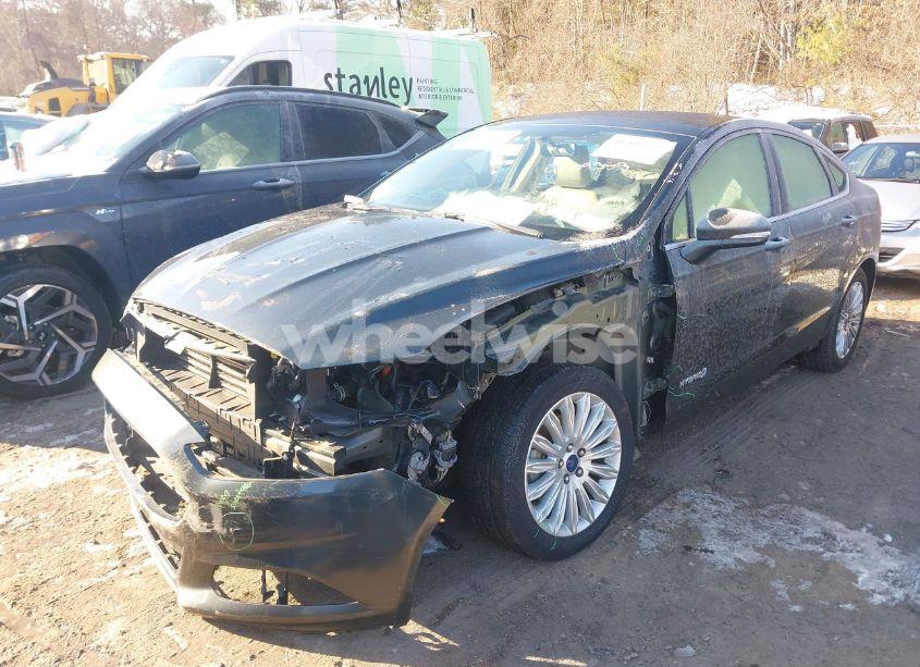 Photo 2 of 2015 Ford Fusion HYBRID SE (VIN 3FA6P0LUXFR165766)