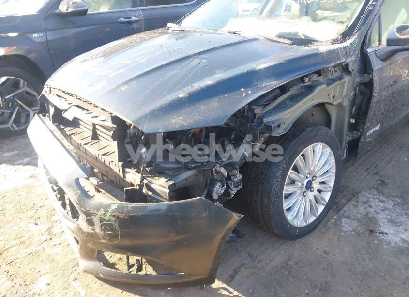 Photo 6 of 2015 Ford Fusion HYBRID SE (VIN 3FA6P0LUXFR165766)