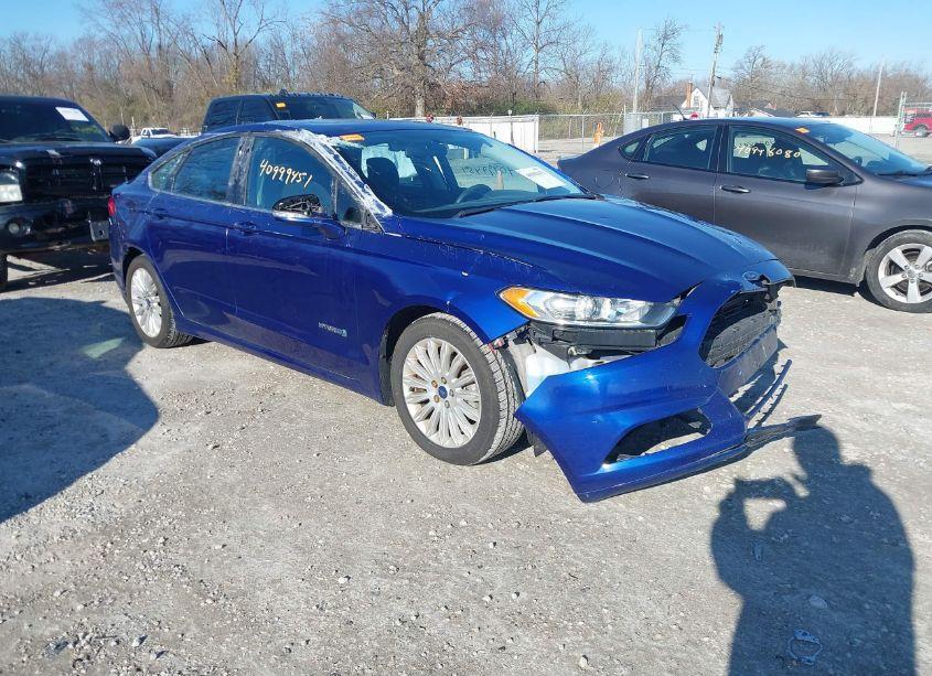 2015 Ford Fusion HYBRID SE (VIN 3FA6P0LUXFR195060) main photo