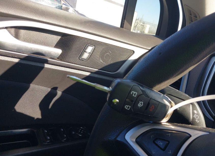 Photo 11 of 2015 Ford Fusion HYBRID SE (VIN 3FA6P0LUXFR195060)