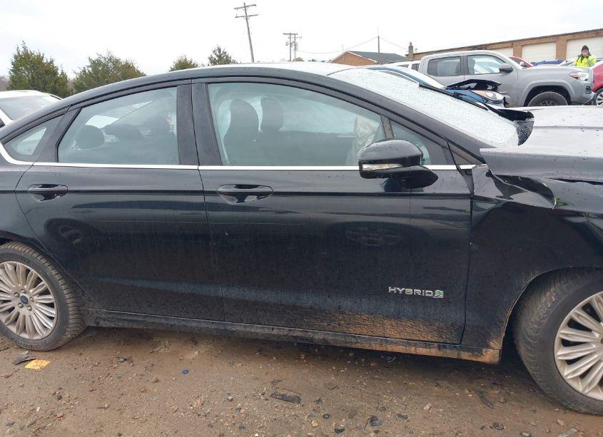 Photo 13 of 2016 Ford Fusion HYBRID SE (VIN 3FA6P0LUXGR398757)