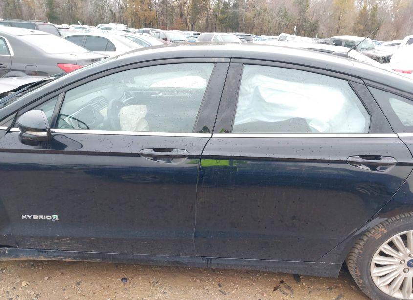 Photo 14 of 2016 Ford Fusion HYBRID SE (VIN 3FA6P0LUXGR398757)