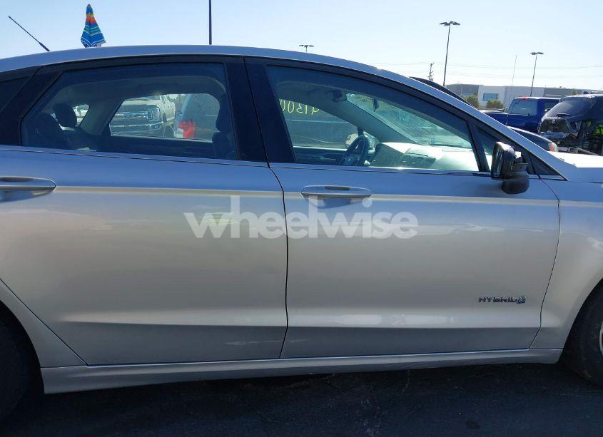 Photo 13 of 2017 Ford Fusion HYBRID SE (VIN 3FA6P0LUXHR233843)