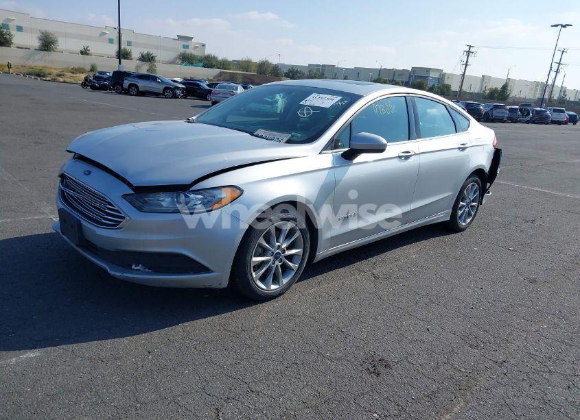 Photo 2 of 2017 Ford Fusion HYBRID SE (VIN 3FA6P0LUXHR233843)