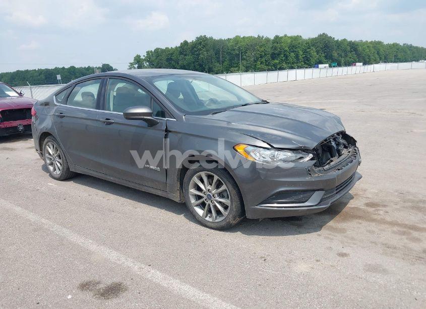 2017 Ford Fusion HYBRID SE (VIN 3FA6P0LUXHR279771) main photo