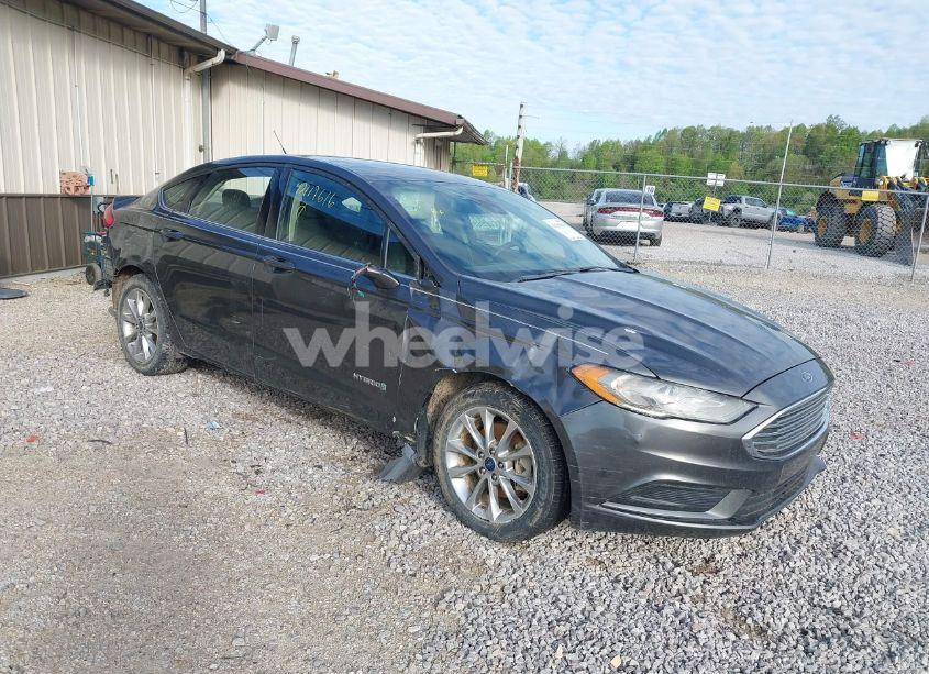 2017 Ford Fusion HYBRID SE (VIN 3FA6P0LUXHR297140) main photo
