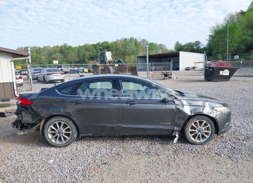 Photo 14 of 2017 Ford Fusion HYBRID SE (VIN 3FA6P0LUXHR297140)