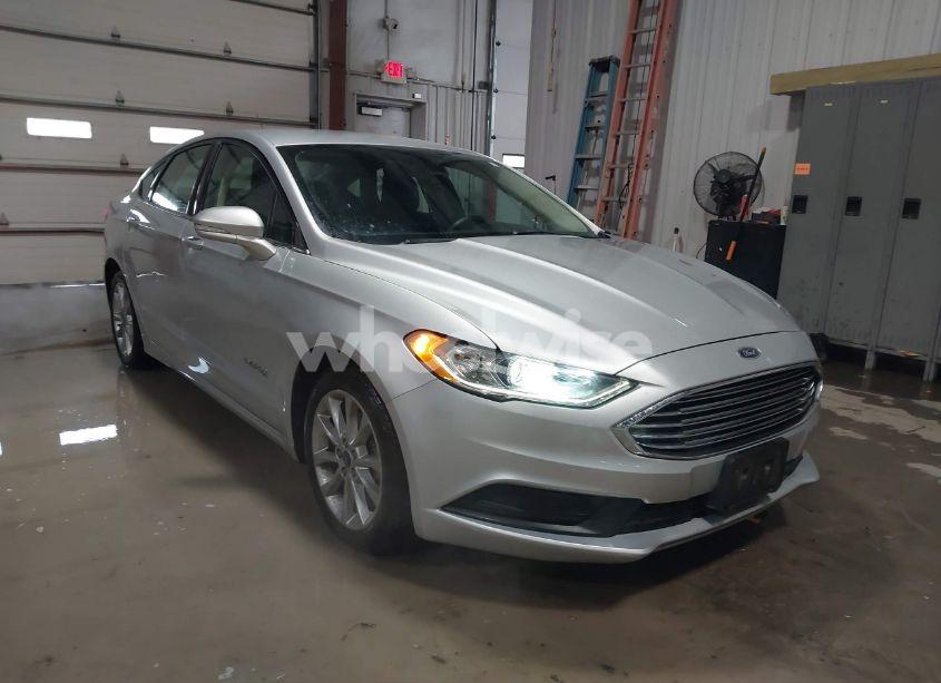 2017 Ford Fusion HYBRID SE (VIN 3FA6P0LUXHR307424) main photo