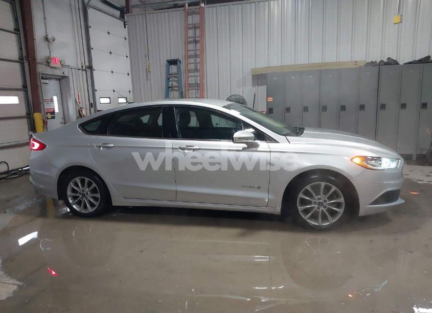 Photo 13 of 2017 Ford Fusion HYBRID SE (VIN 3FA6P0LUXHR307424)