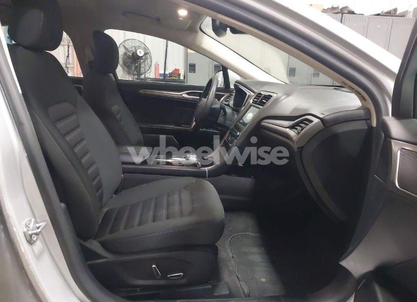 Photo 5 of 2017 Ford Fusion HYBRID SE (VIN 3FA6P0LUXHR307424)