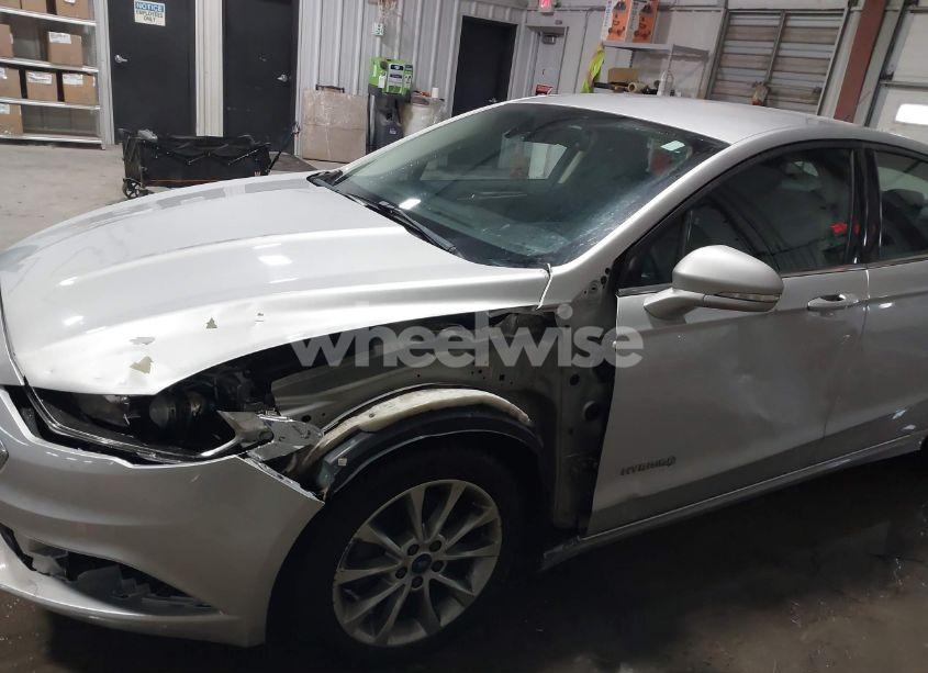 Photo 6 of 2017 Ford Fusion HYBRID SE (VIN 3FA6P0LUXHR307424)