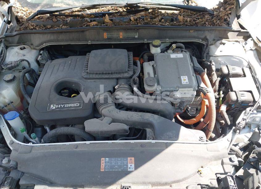 Photo 10 of 2017 Ford Fusion HYBRID SE (VIN 3FA6P0LUXHR317936)