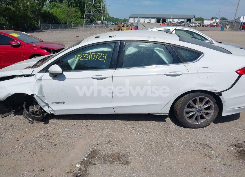 Photo 14 of 2017 Ford Fusion HYBRID SE (VIN 3FA6P0LUXHR317936)