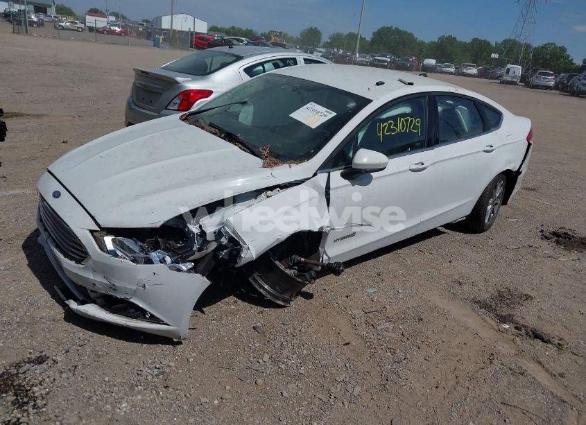 Photo 2 of 2017 Ford Fusion HYBRID SE (VIN 3FA6P0LUXHR317936)