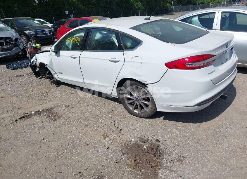 Photo 3 of 2017 Ford Fusion HYBRID SE (VIN 3FA6P0LUXHR317936)