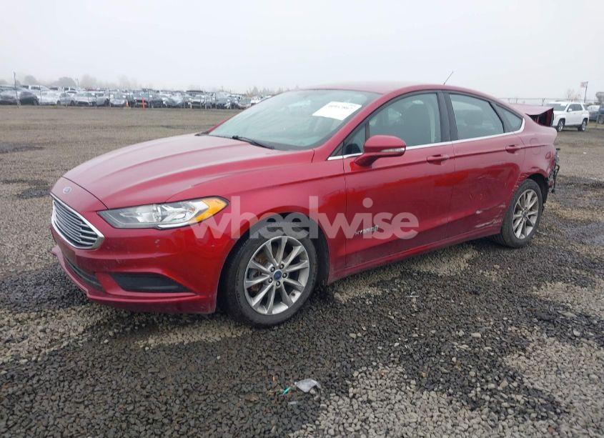 Photo 2 of 2017 Ford Fusion HYBRID SE (VIN 3FA6P0LUXHR378199)