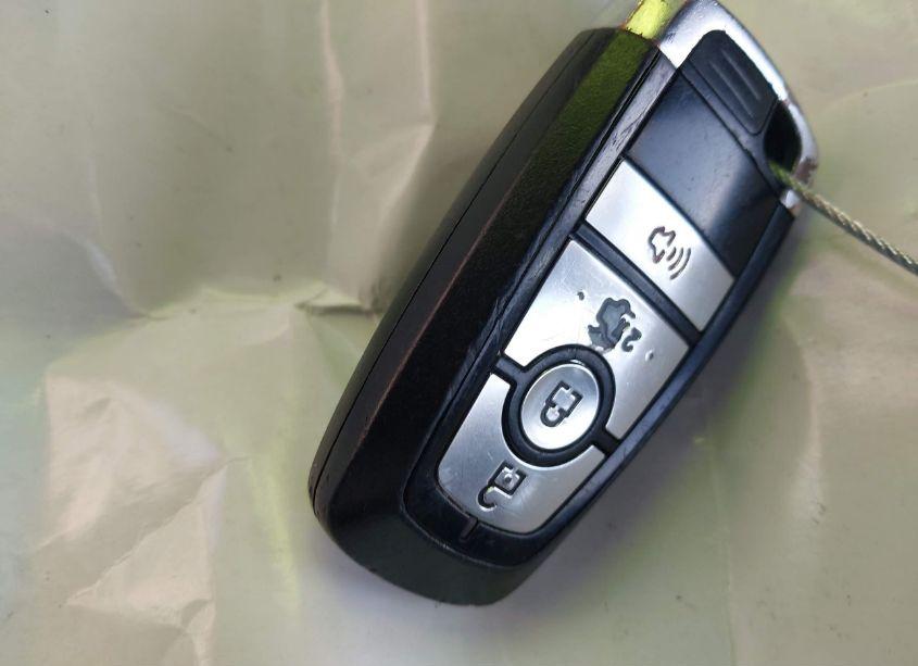 Photo 11 of 2017 Ford Fusion HYBRID SE (VIN 3FA6P0LUXHR385461)