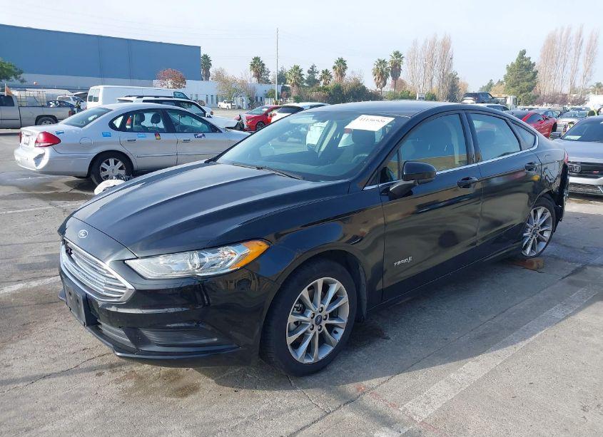 Photo 2 of 2017 Ford Fusion HYBRID SE (VIN 3FA6P0LUXHR385461)
