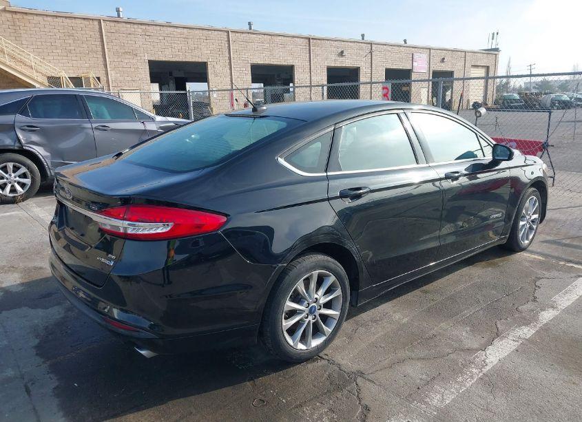Photo 4 of 2017 Ford Fusion HYBRID SE (VIN 3FA6P0LUXHR385461)