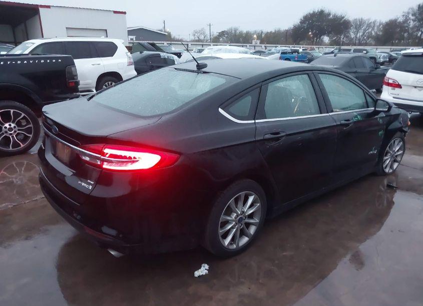 Photo 4 of 2017 Ford Fusion HYBRID SE (VIN 3FA6P0LUXHR386545)