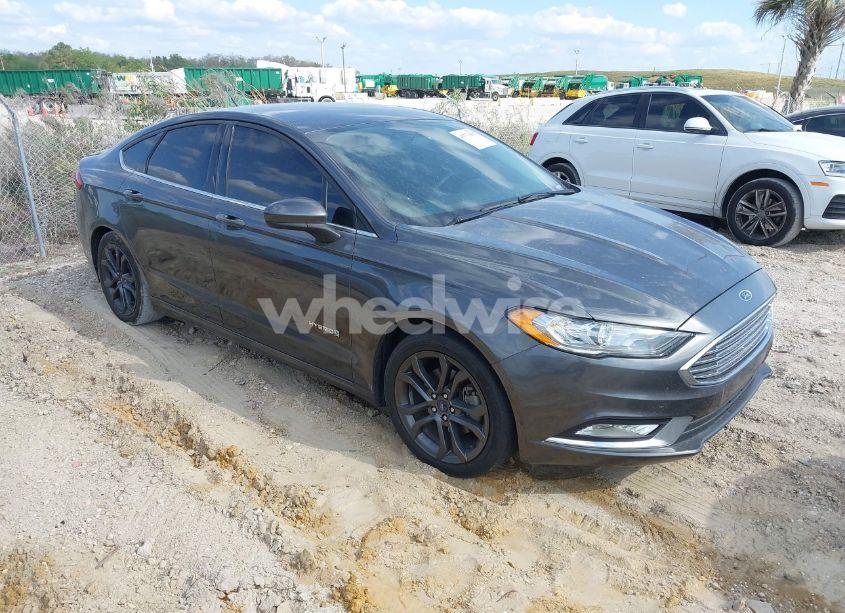 2018 Ford Fusion HYBRID SE (VIN 3FA6P0LUXJR119735) main photo