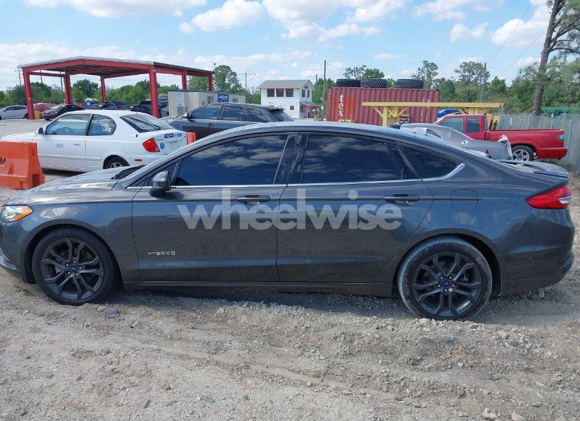 Photo 14 of 2018 Ford Fusion HYBRID SE (VIN 3FA6P0LUXJR119735)