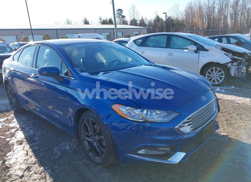 2018 Ford Fusion HYBRID SE (VIN 3FA6P0LUXJR137930) main photo