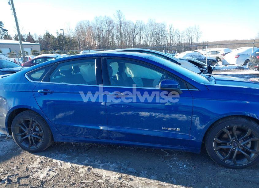 Photo 13 of 2018 Ford Fusion HYBRID SE (VIN 3FA6P0LUXJR137930)