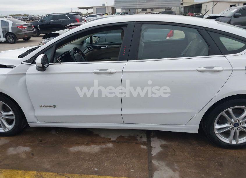 Photo 14 of 2018 Ford Fusion HYBRID SE (VIN 3FA6P0LUXJR146983)