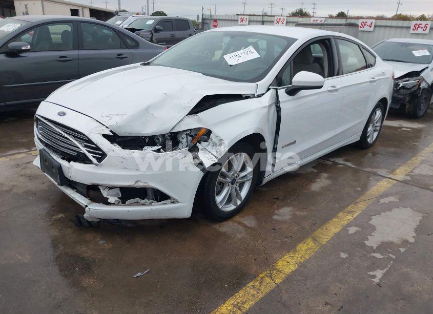 Photo 2 of 2018 Ford Fusion HYBRID SE (VIN 3FA6P0LUXJR146983)