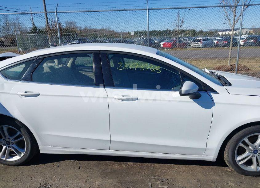 Photo 13 of 2018 Ford Fusion HYBRID SE (VIN 3FA6P0LUXJR177683)