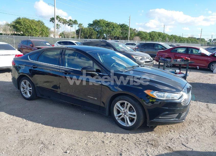 2018 Ford Fusion HYBRID SE (VIN 3FA6P0LUXJR223058) main photo