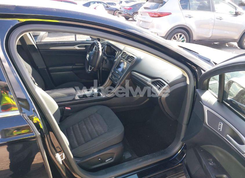 Photo 5 of 2018 Ford Fusion HYBRID SE (VIN 3FA6P0LUXJR223058)