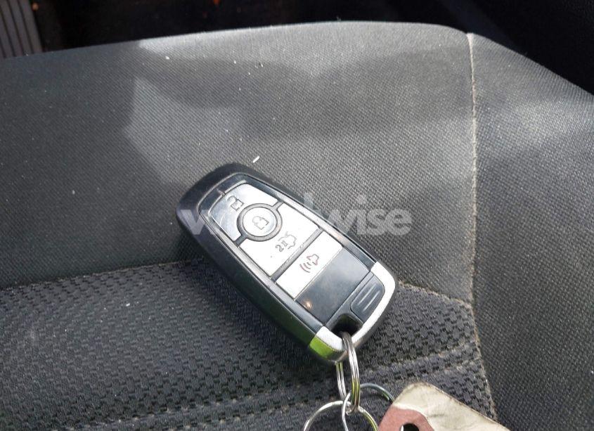 Photo 11 of 2018 Ford Fusion HYBRID SE (VIN 3FA6P0LUXJR233900)