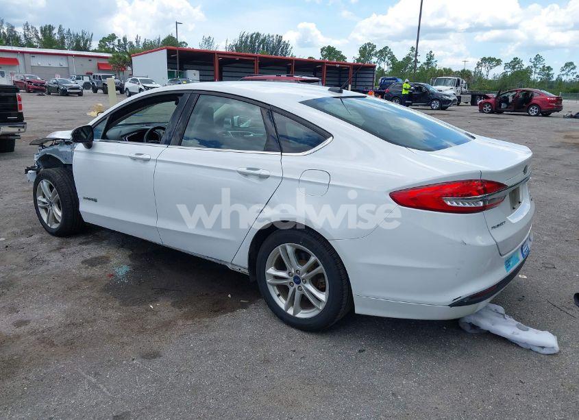 Photo 3 of 2018 Ford Fusion HYBRID SE (VIN 3FA6P0LUXJR233900)