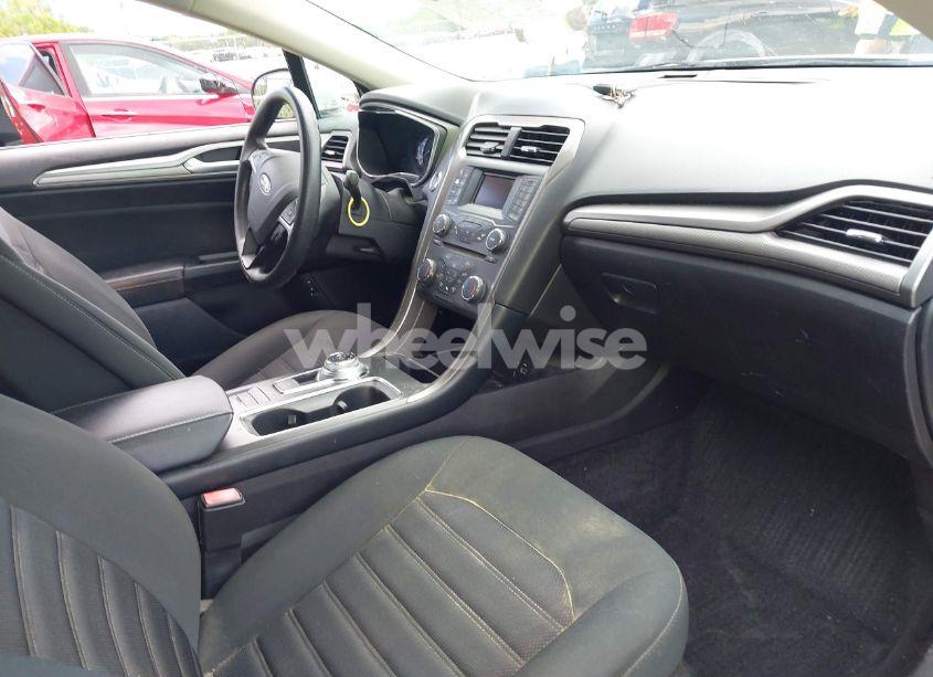 Photo 5 of 2018 Ford Fusion HYBRID SE (VIN 3FA6P0LUXJR233900)