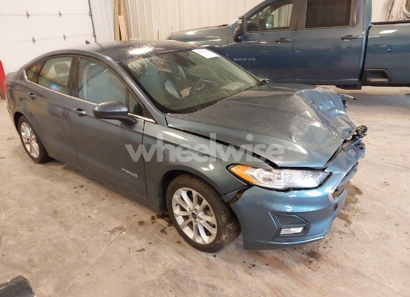 2019 Ford Fusion HYBRID SE (VIN 3FA6P0LUXKR100605) main photo