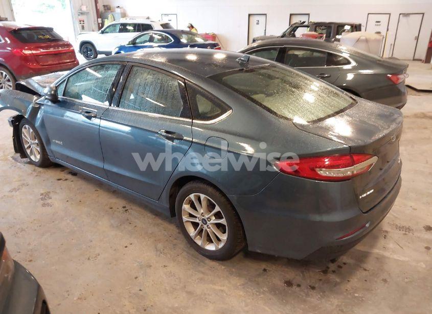 Photo 3 of 2019 Ford Fusion HYBRID SE (VIN 3FA6P0LUXKR100605)