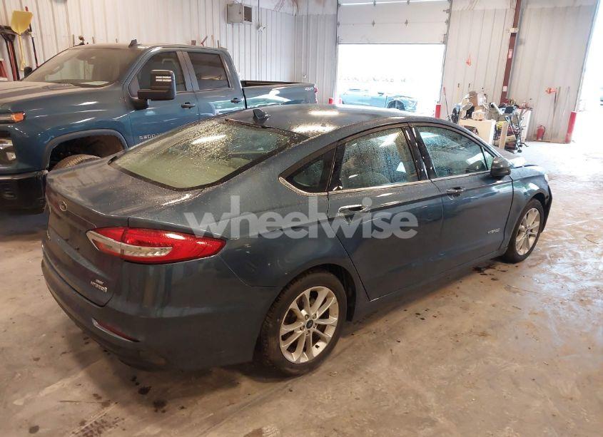 Photo 4 of 2019 Ford Fusion HYBRID SE (VIN 3FA6P0LUXKR100605)