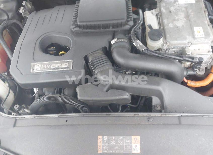 Photo 10 of 2019 Ford Fusion HYBRID SE (VIN 3FA6P0LUXKR110129)