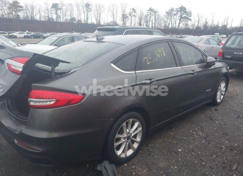 Photo 13 of 2019 Ford Fusion HYBRID SE (VIN 3FA6P0LUXKR110129)
